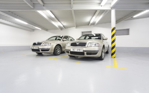 Garáže / Parking