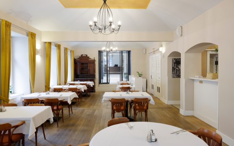 Restaurace